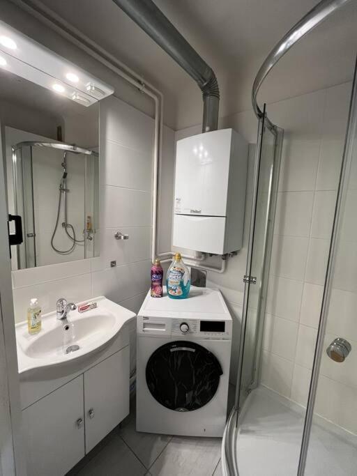 *luxurious And Spacious Family Apartment* * Wien