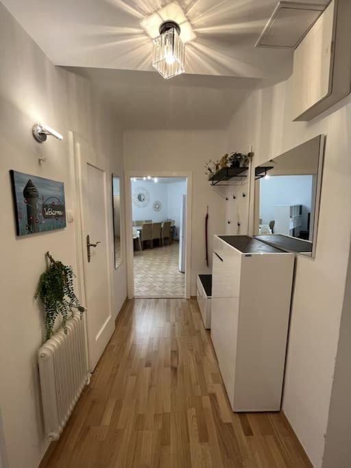 Apartament *luxurious And Spacious Family Apartment*